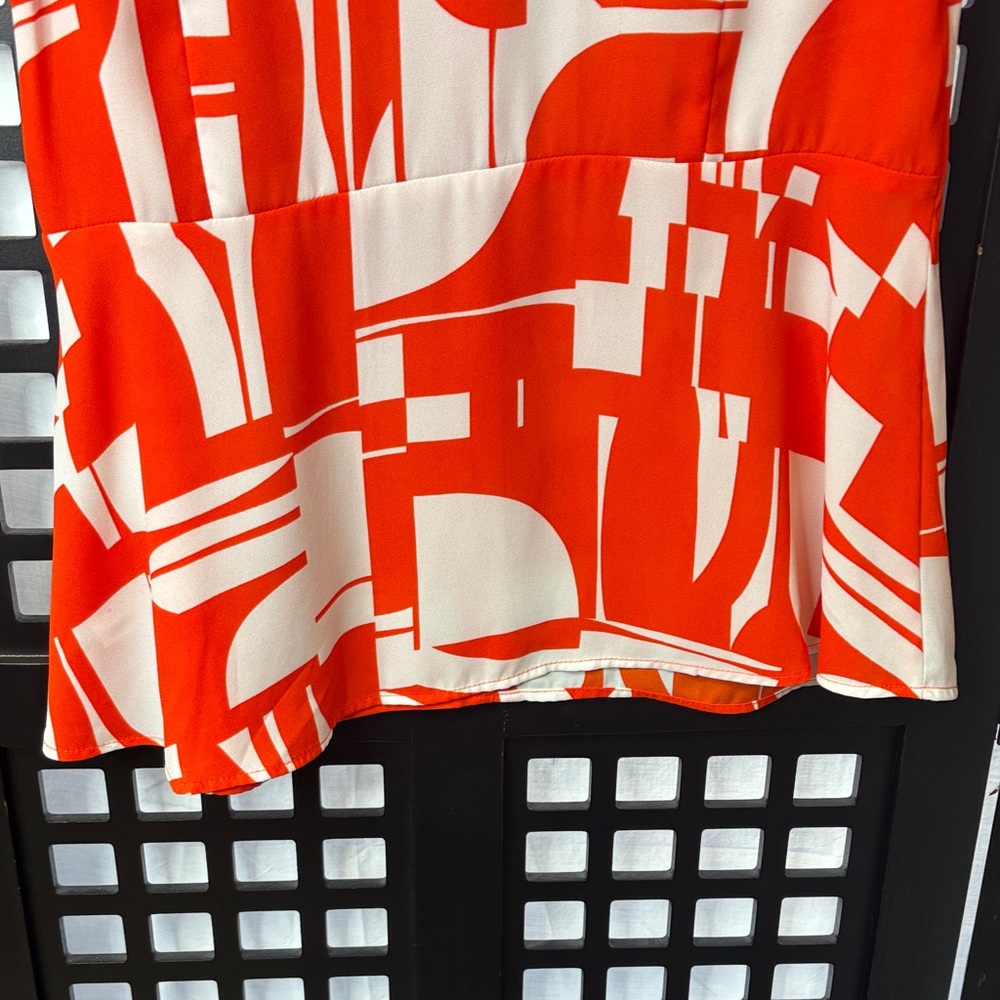 🧡 CAbi Orange & White Geometric Sleeveless Flowy Top Women Small 🧡 - Picture 10 of 15